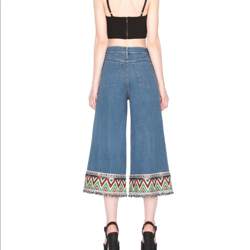 Alice and Olivia embroidered cropped jeans